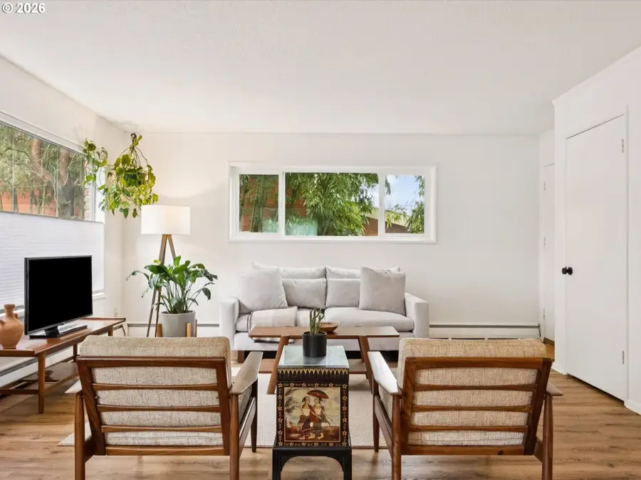 3332 SE 9th Ave, Portland, OR 97202 - #3