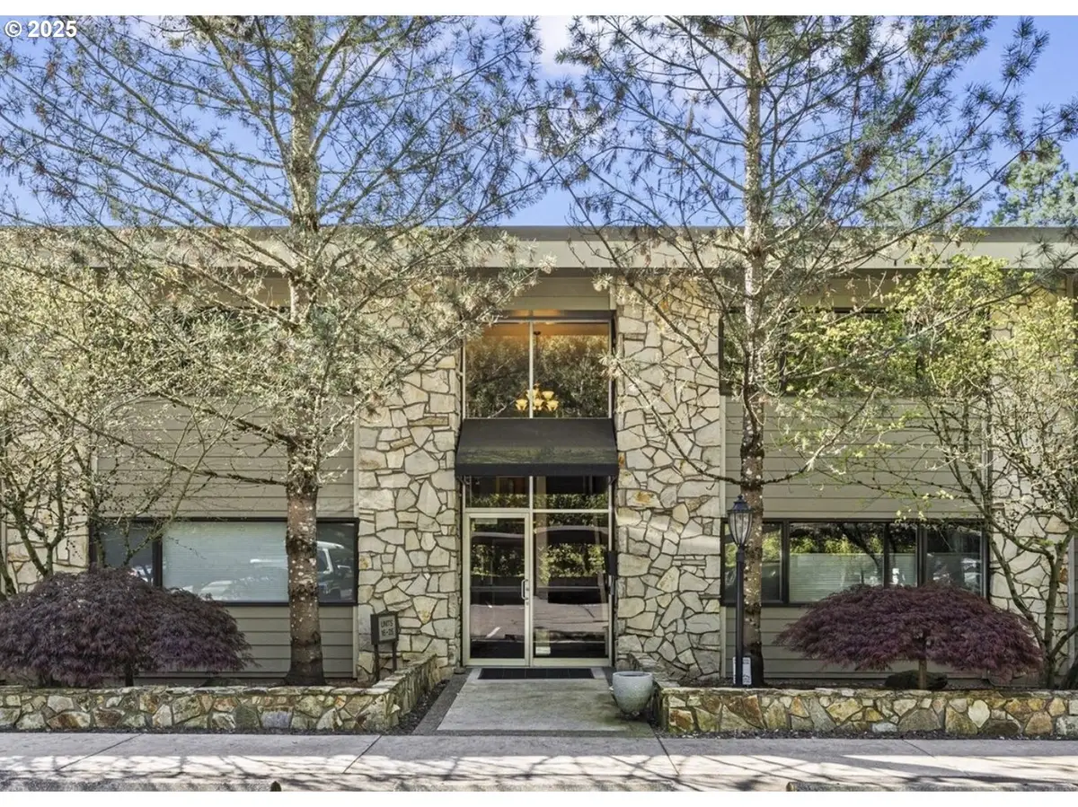 1500 SW Skyline Blvd #17, Portland, OR 97221 - Image #1