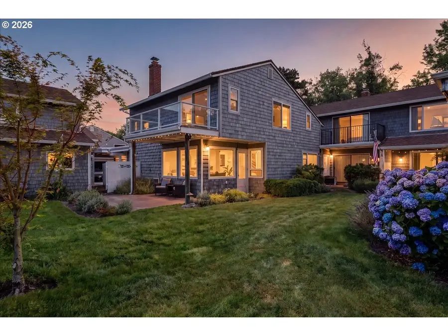 520 N Hayden Bay Dr, Portland, OR 97217 - #2