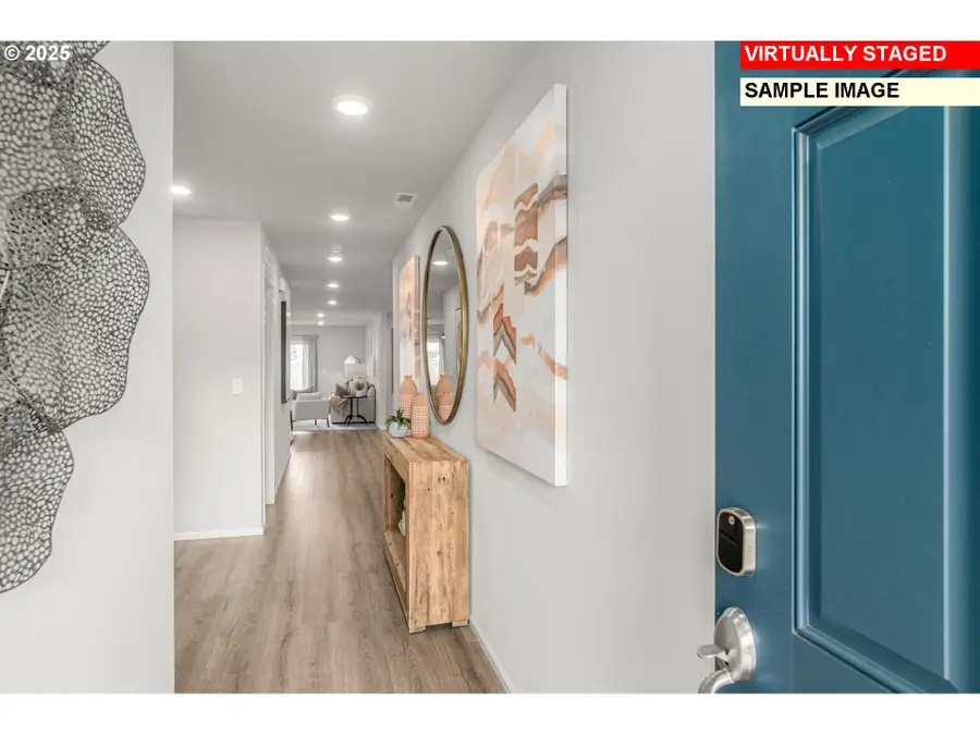 1074 Clemson St, Woodburn, OR 97071 - #2