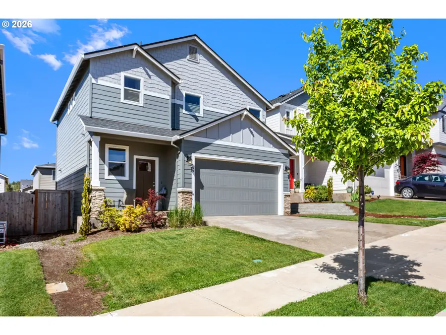 899 NE Trillium Dr, Estacada, OR 97023 - #2