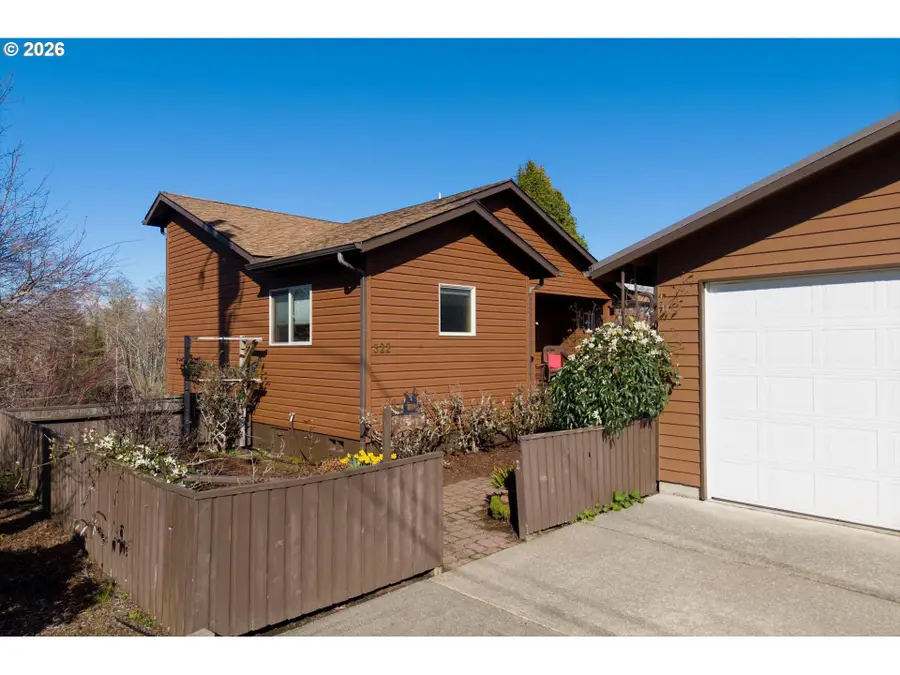 322 5th Ave, Coos Bay, OR 97420 - #2