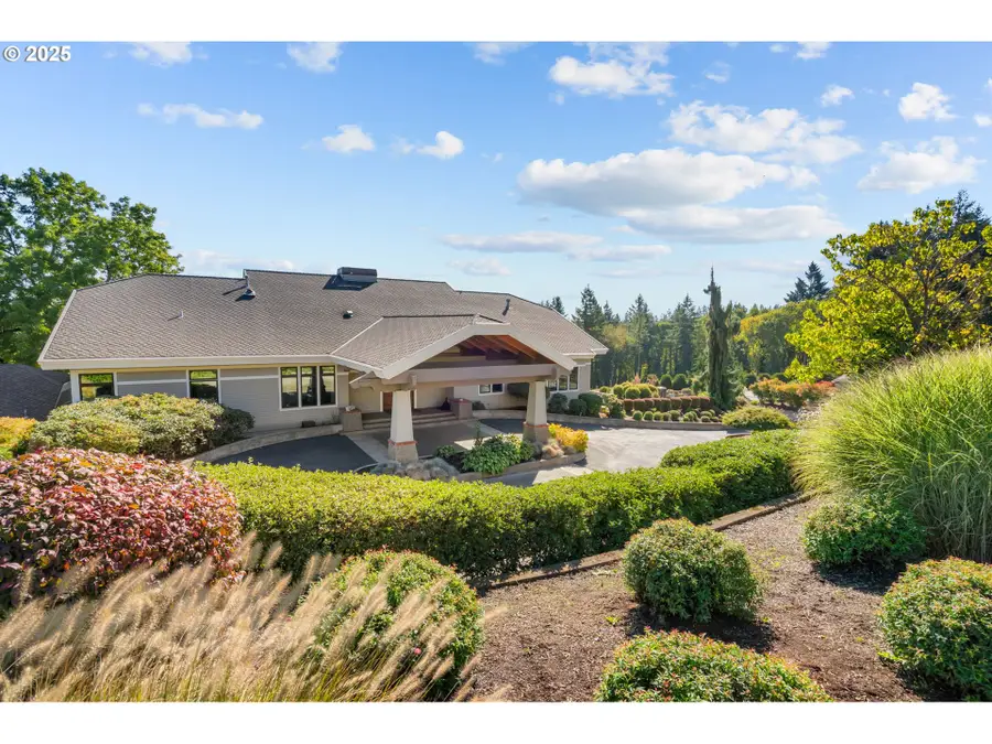 3252 S Mount Kuebler Dr, Salem, OR 97302 - Image #2