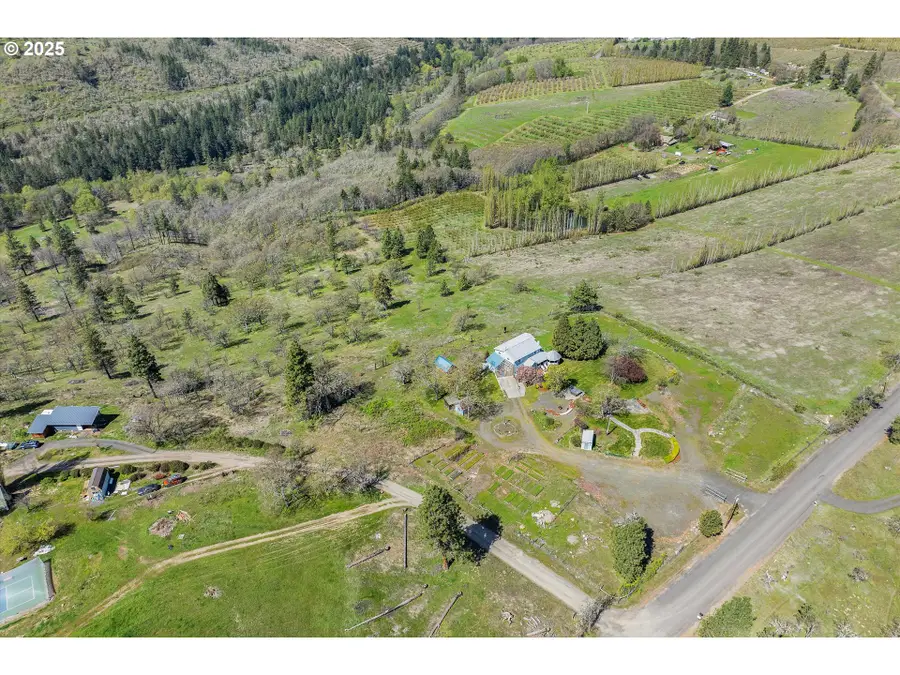 1805 Carroll Rd, Mosier, OR 97040 - #3