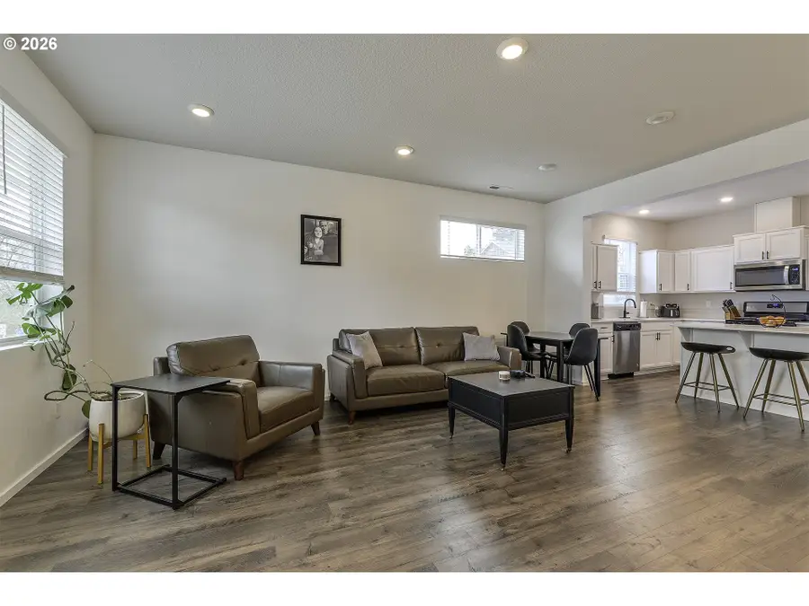 898 N 18th Ave, Cornelius, OR 97113 - #3