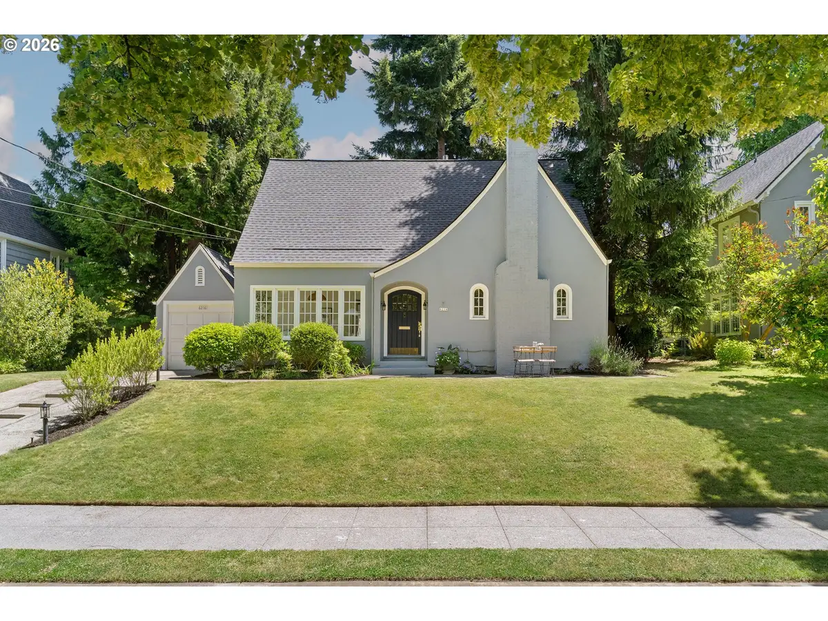 6216 SE Reed College Pl, Portland, OR 97202 - #1