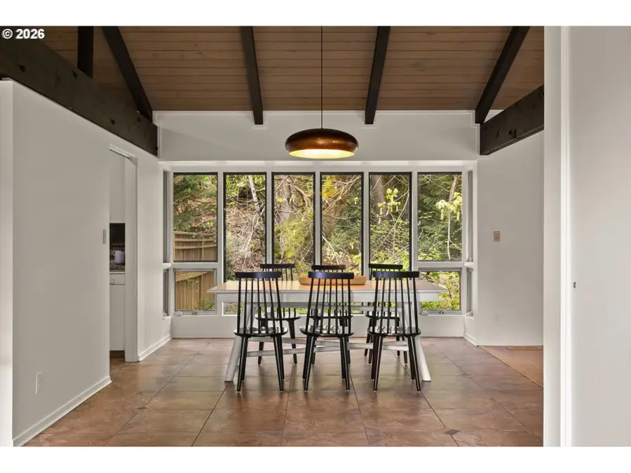 560 Milburn Ct, Lake Oswego, OR 97034 - #3