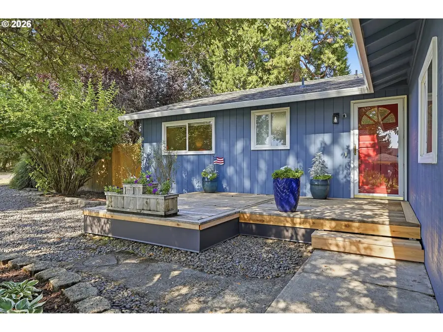 792 SE Cedar St, Dundee, OR 97115 - #2