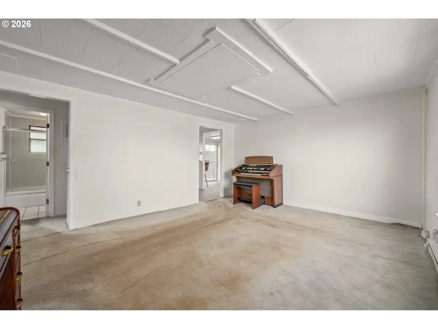 1995 J St, Springfield, OR 97477 - #3