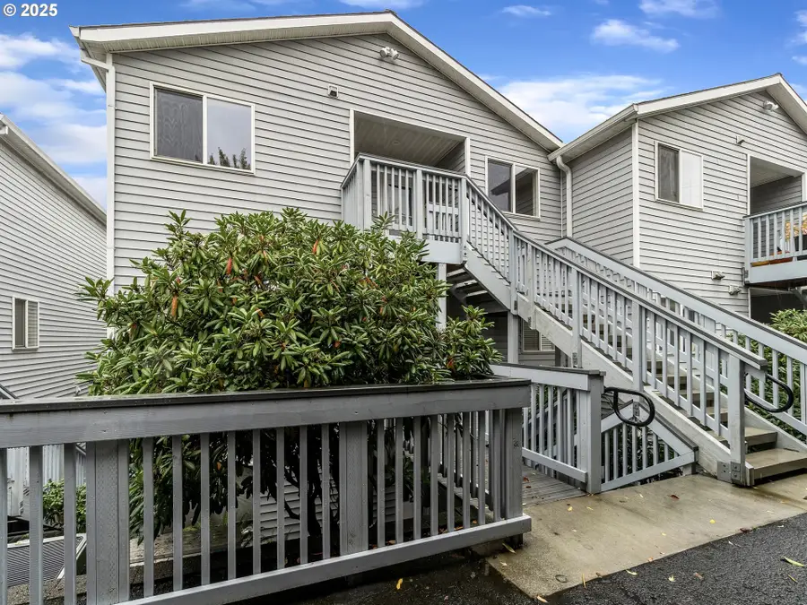 6722 N Richmond Ave, Portland, OR 97203 - Image #2