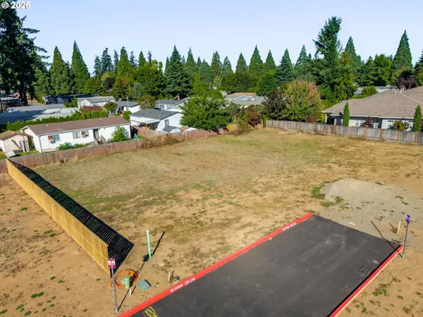 452 SW 15th Ave #13, Canby, OR 97013