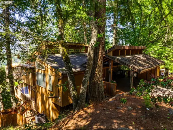 3721 Pine Canyon Dr, Eugene, OR 97405