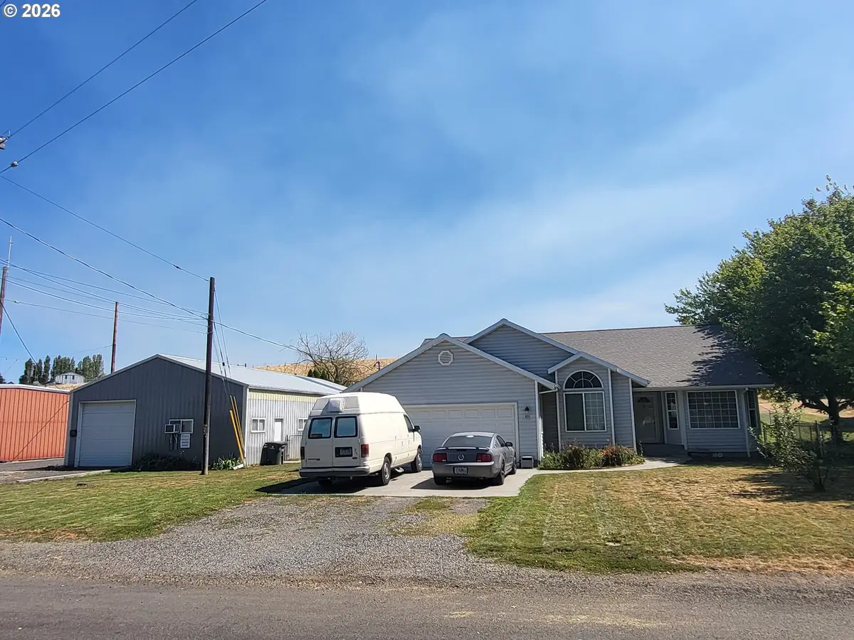 401 Dewey St, Moro, OR 97039 - #1