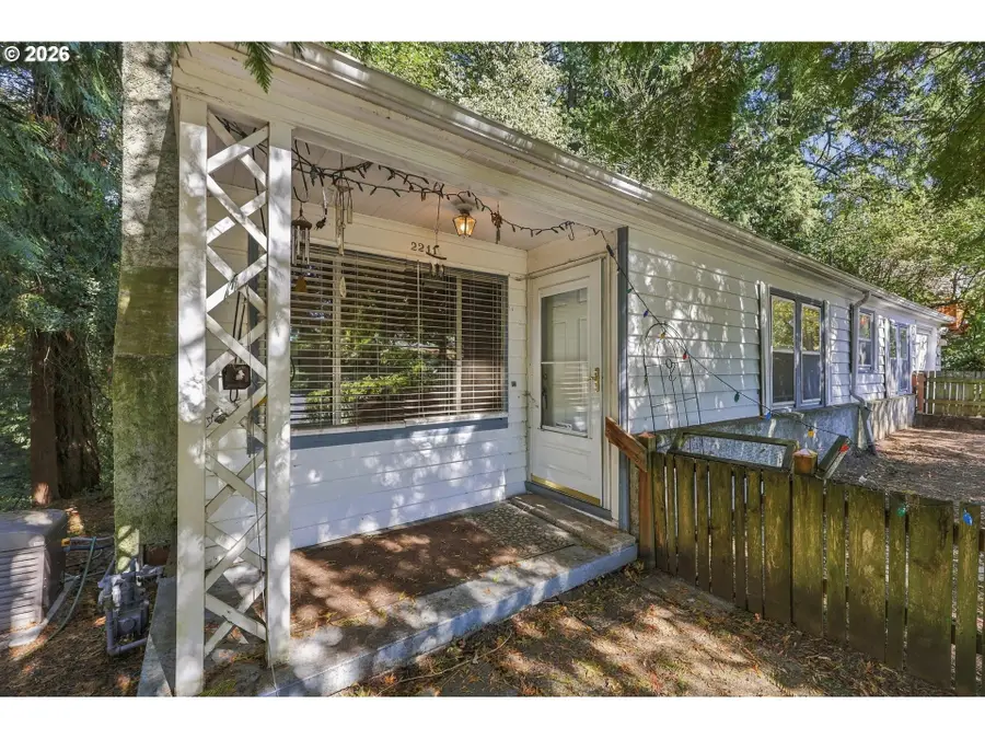2211 SW Martha St, Portland, OR 97239 - #2