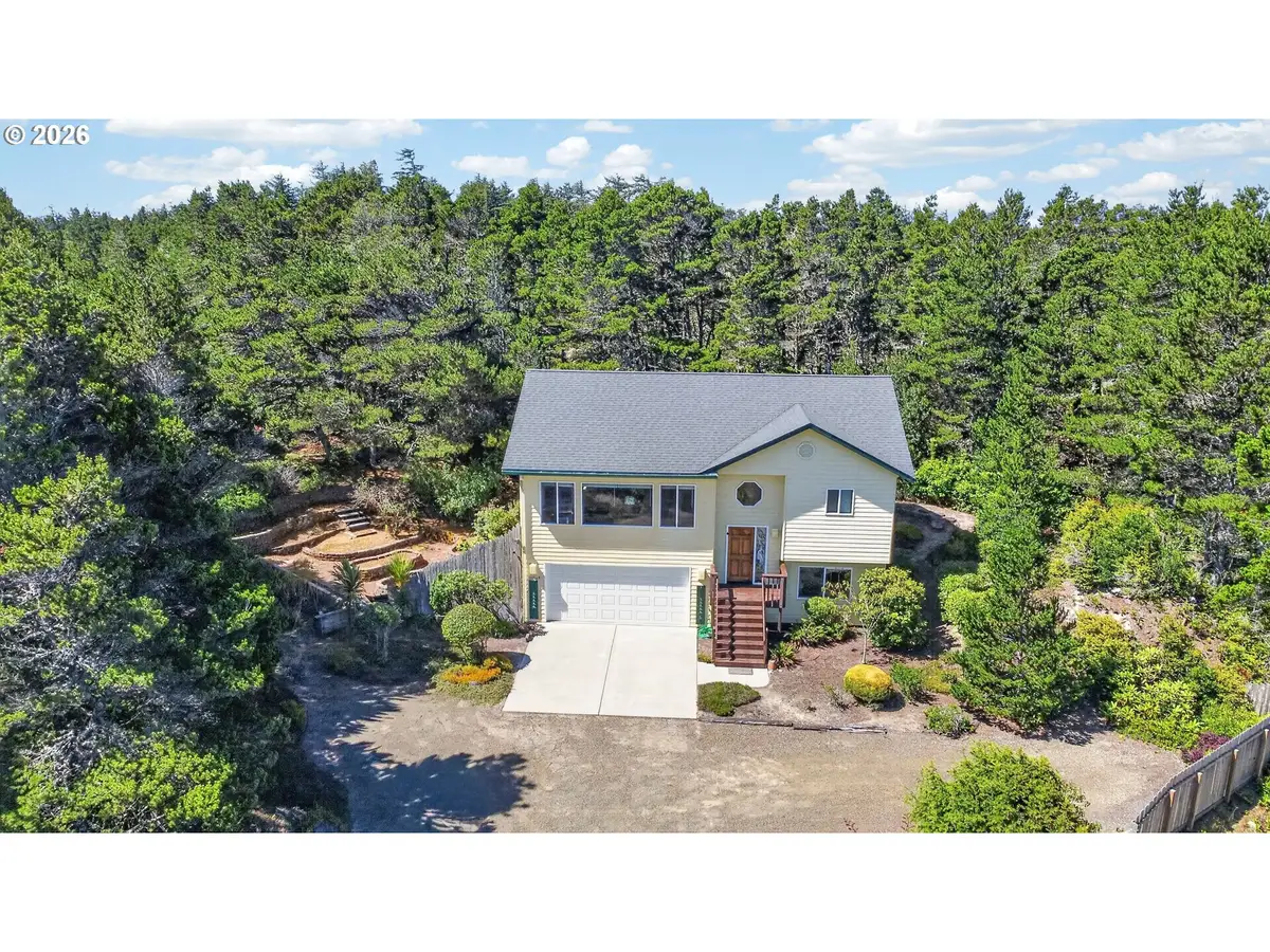 88548 Nautilus Ct, Florence, OR 97439 - #1