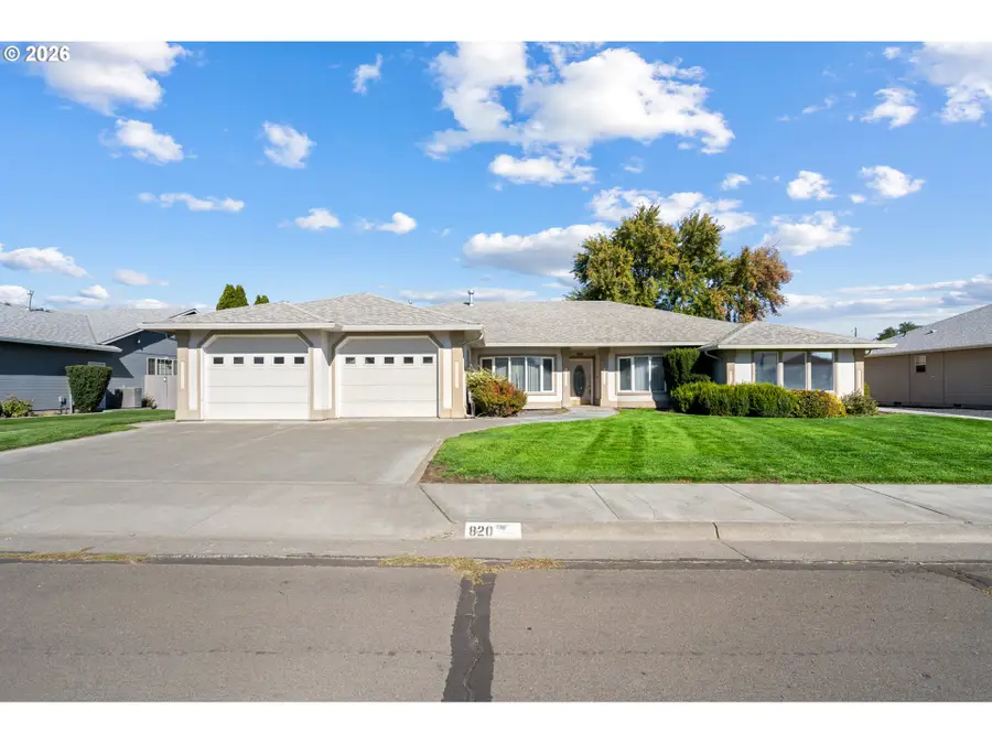 820 W Alder Ave, Hermiston, OR 97838 - #2