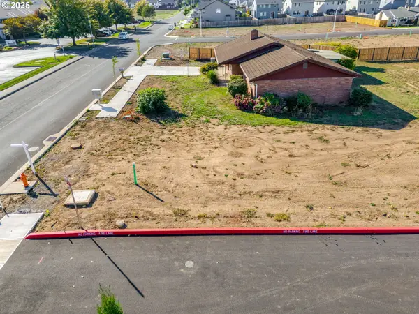 1491 S Fir St #18, Canby, OR 97013