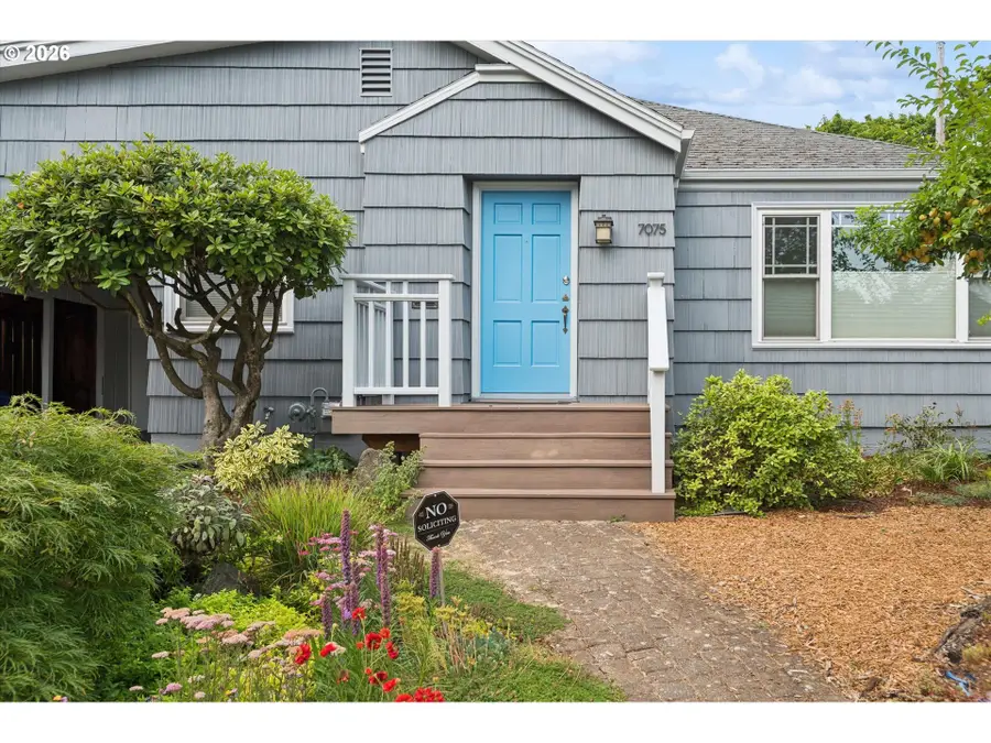 7075 N Cambridge Ave, Portland, OR 97203 - #2