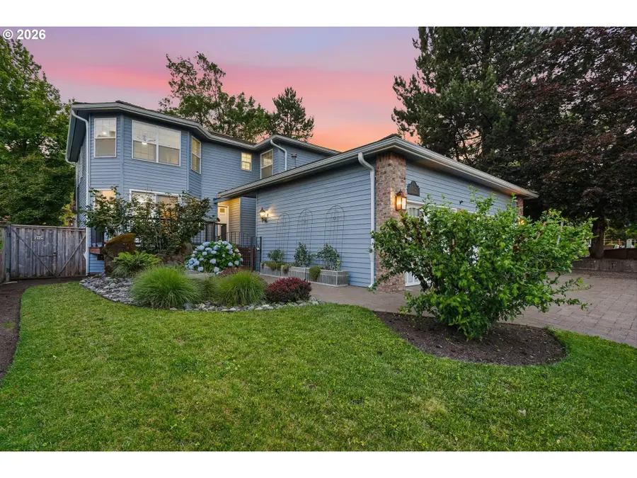 17903 Ridge Lake Dr, Lake Oswego, OR 97034 - #3