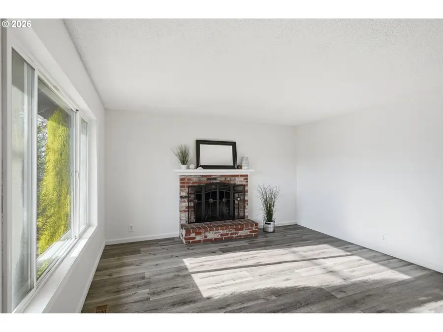 1565 E Main St, Hillsboro, OR 97123 - Image #3