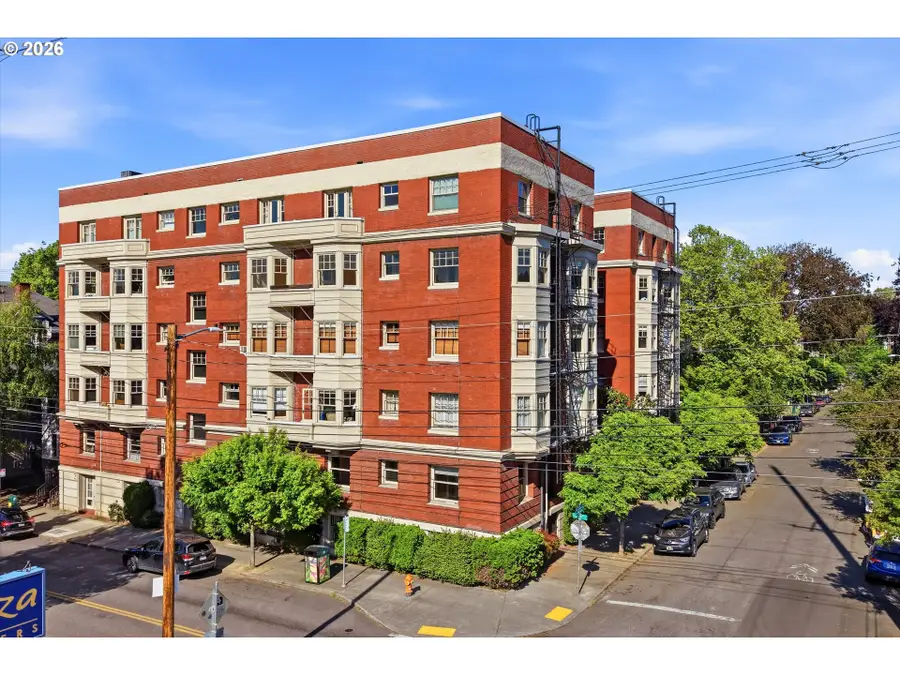 2083 NW Johnson St #64, Portland, OR 97209 - #2