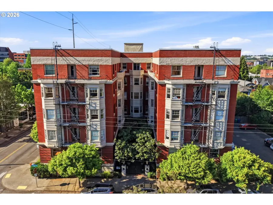 2083 NW Johnson St #64, Portland, OR 97209 - #3