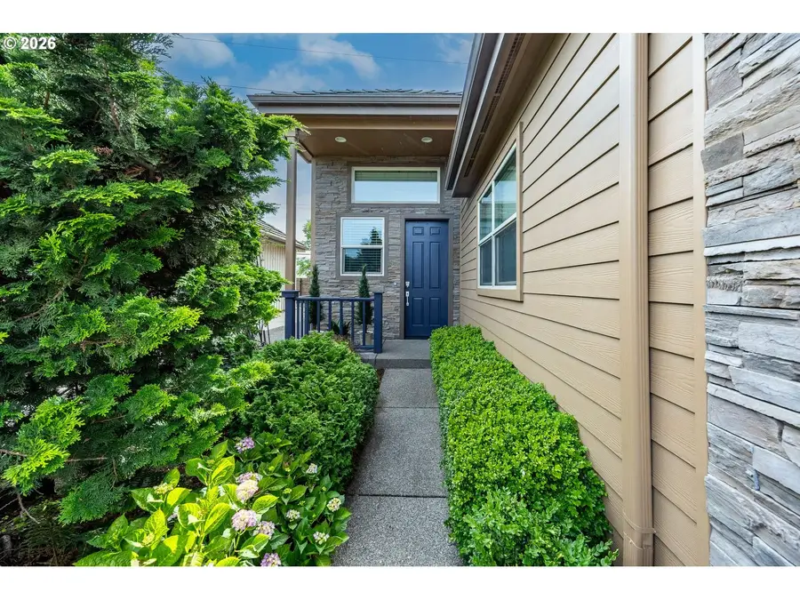 2073 Lake Wind Dr, Eugene, OR 97408 - #3