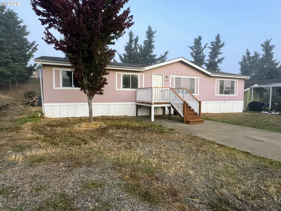 243 Owyhee Ln, Roseburg, OR 97470 - #2