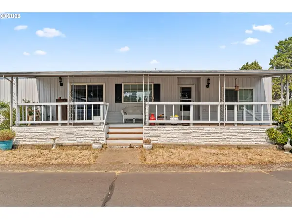 1800 Lakewood Ct, Eugene, OR 97402