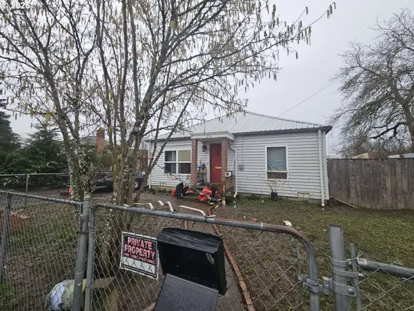 216 NE Yamhill St, Sheridan, OR 97378