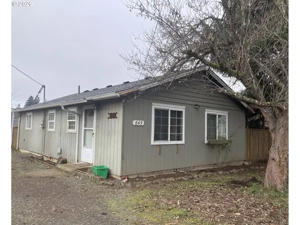 645 S 14th St, CottageGrove, OR 97424
