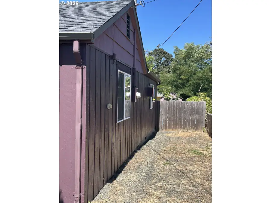 123 W 2nd St, Lowell, OR 97452 - #2
