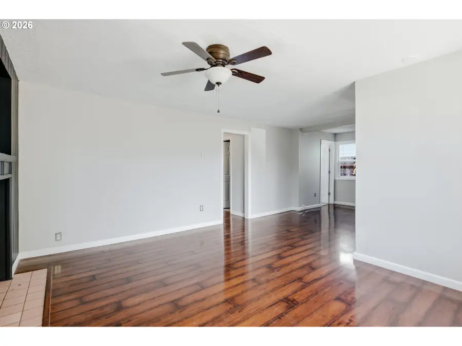2415 SE 84th Ave, Portland, OR 97216 - #2