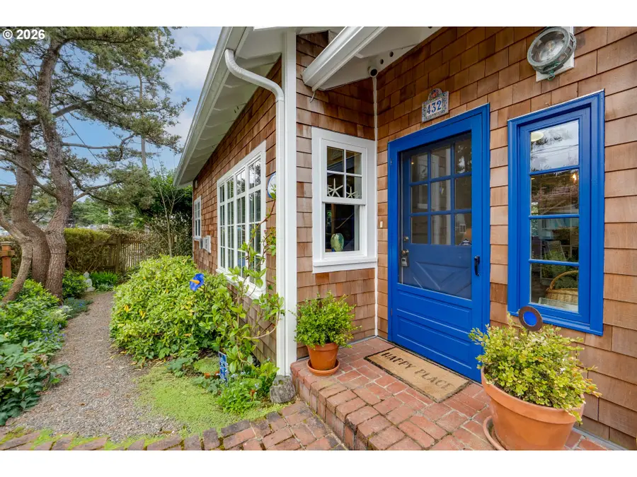 432 S Hemlock St, Cannon Beach, OR 97110 - #3