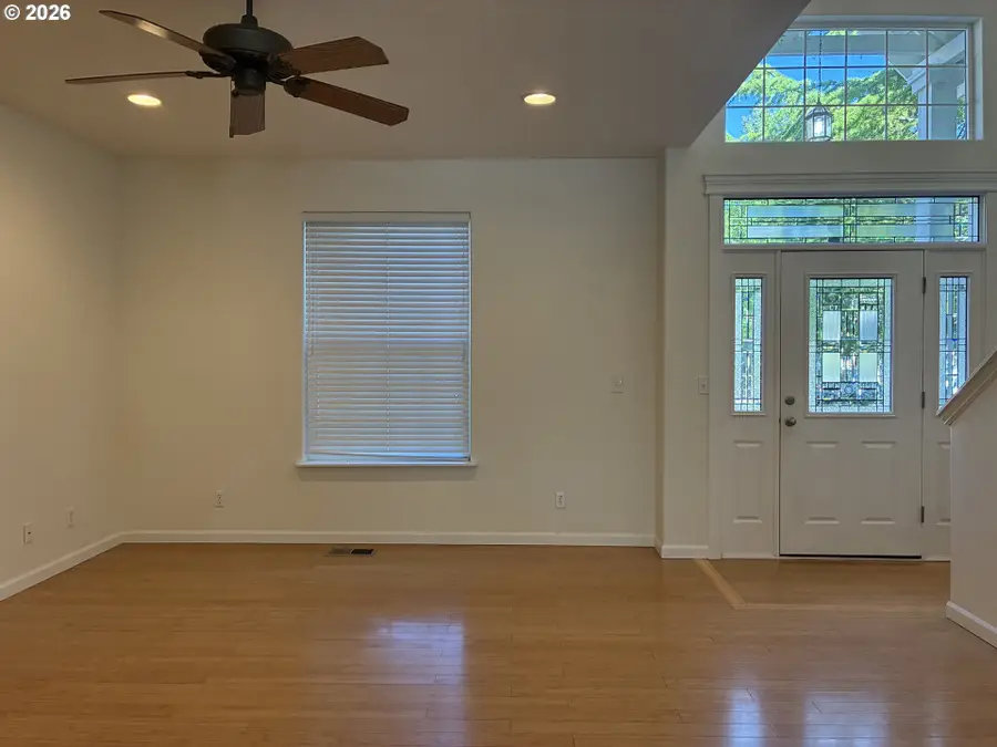 556 North View Dr, Winchester, OR 97495 - #3