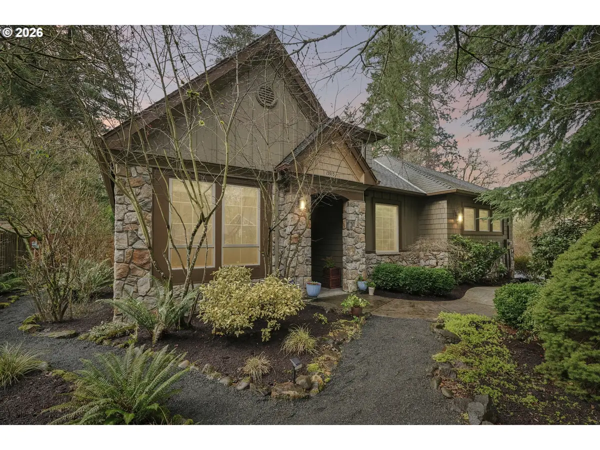 15915 Waluga Dr, Lake Oswego, OR 97035 - #1