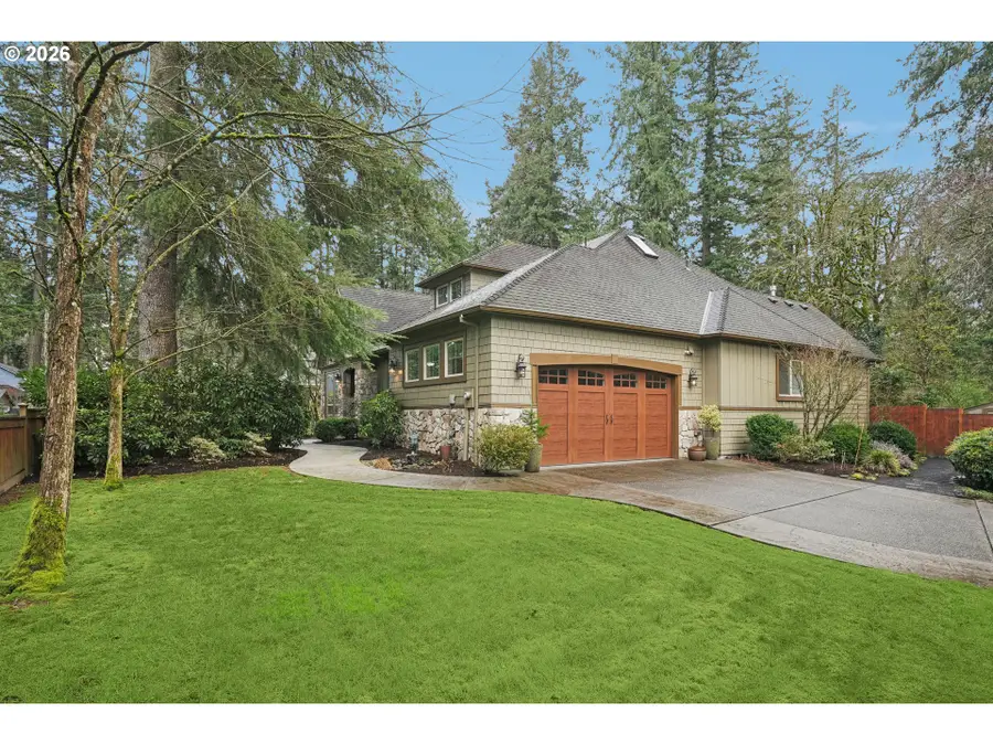 15915 Waluga Dr, Lake Oswego, OR 97035 - #3