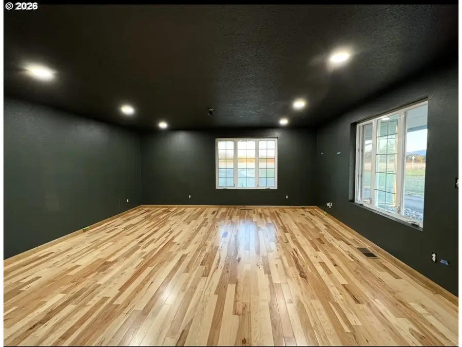 Address Withheld By Seller, Brownsville, OR 97327 - #3