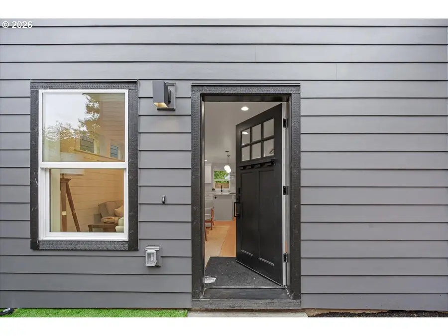 4234 SE Yamhill St #2, Portland, OR 97215 - #2