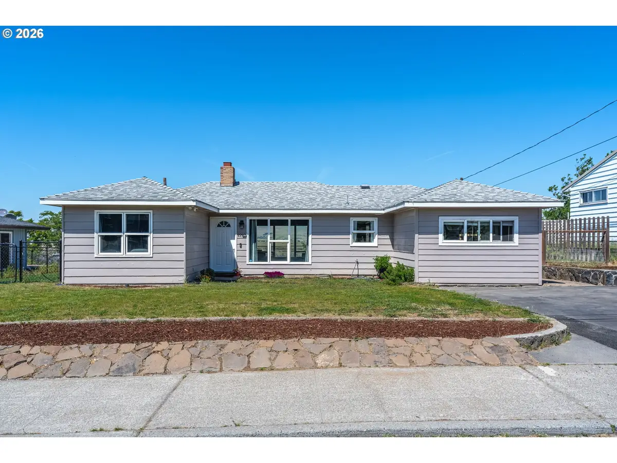 2207 E 10th St, The Dalles, OR 97058 - #1