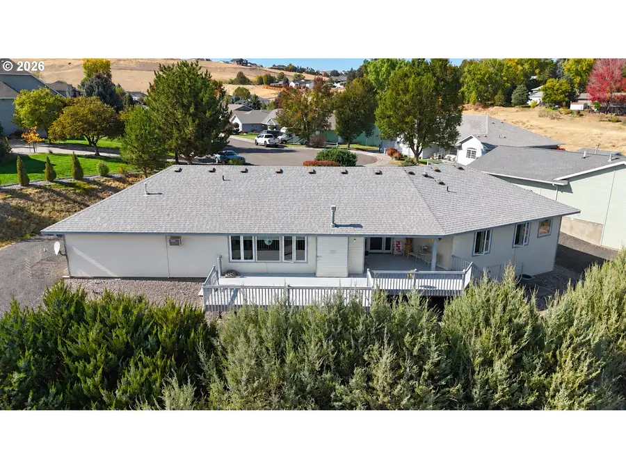 1180 SW Theta Ct, Pendleton, OR 97801 - #3