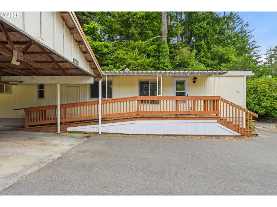 661 Village Pines Dr, Coos Bay, OR 97420 - #2