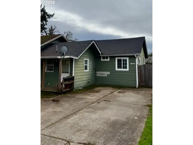 204 SW Water St, Sheridan, OR 97378 - Image #2
