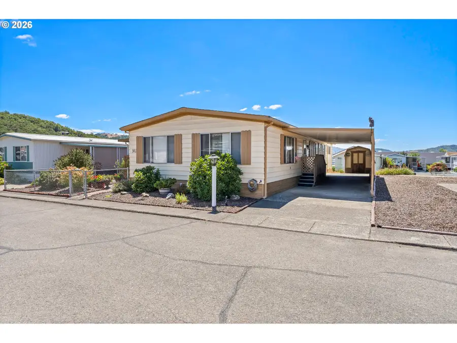 302 Shadow Ranch Ln, Roseburg, OR 97470 - #3
