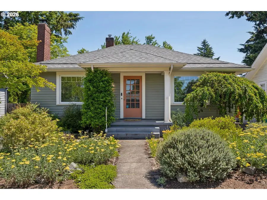 7054 N Delaware Ave, Portland, OR 97217 - #2