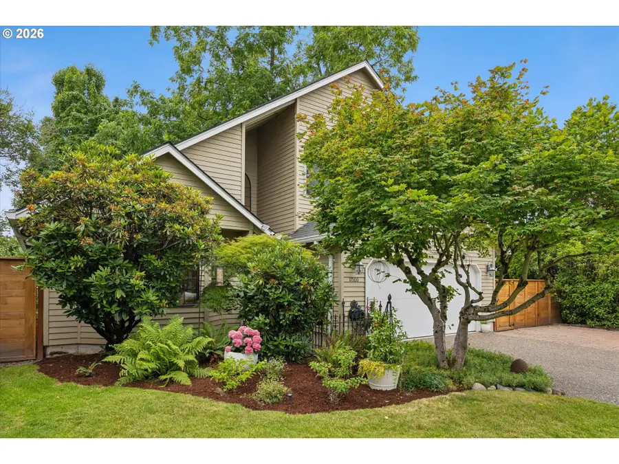 17500 NW Woodmere Ct, Beaverton, OR 97006 - #3
