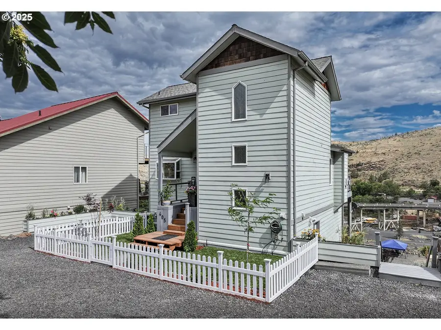 405 Elrod Ave, Maupin, OR 97037 - #2