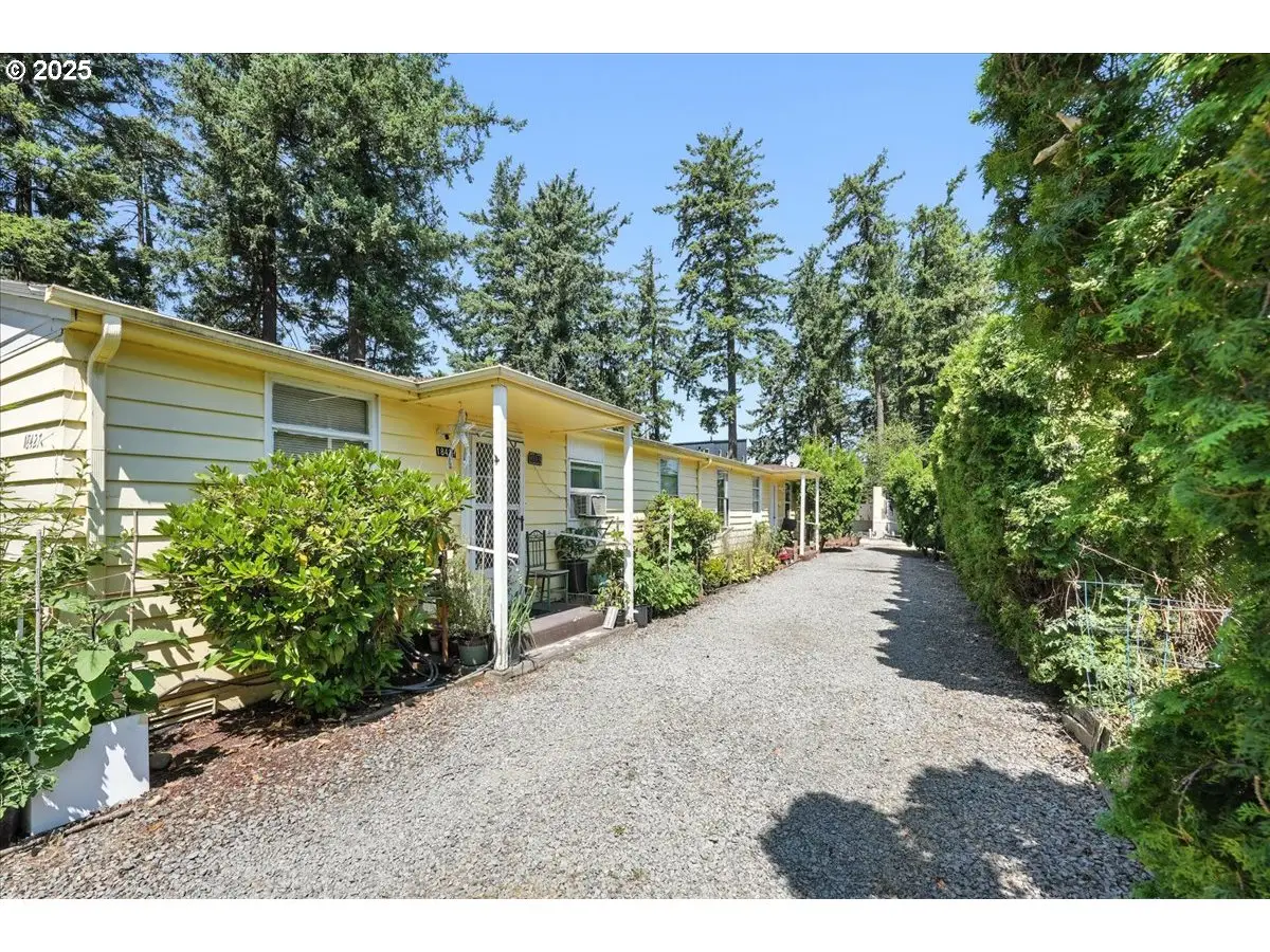 18427 SE Yamhill St, Portland, OR 97233 - #1