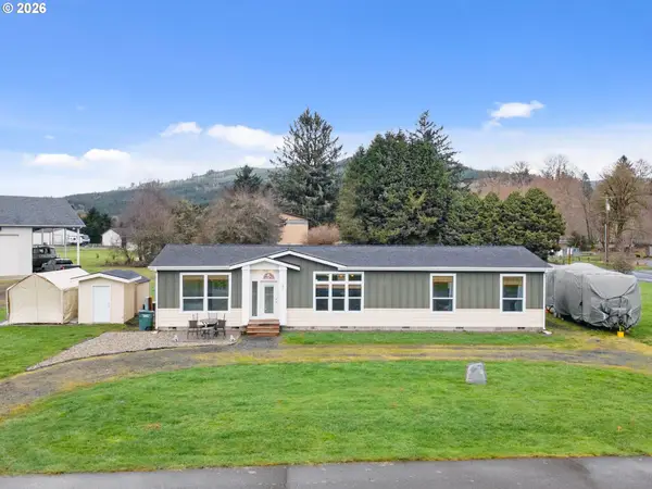 4 Nature Loop, Cathlamet, WA 98612