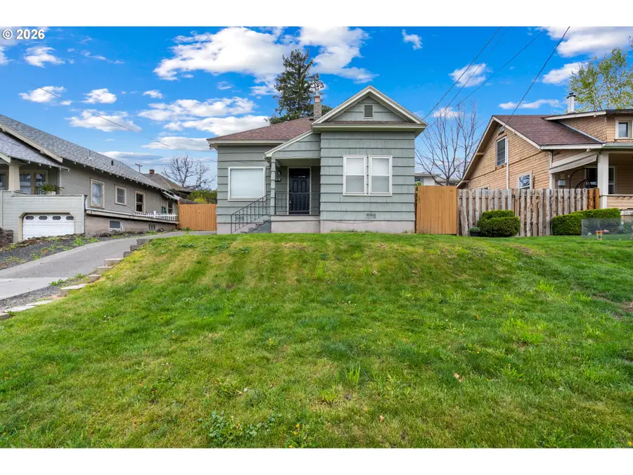 411 NW 9th St, Pendleton, OR 97801 - #2